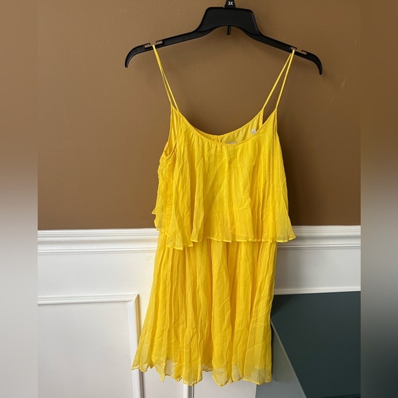 Halston Heritage Womens Butter Yellow Flowy Sundress Size 8 Summer Silk - Picture 1 of 5